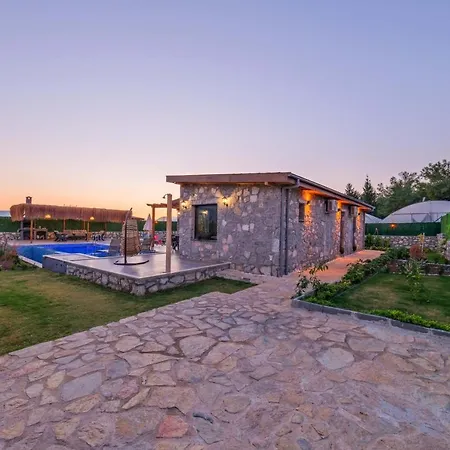 Vareste & Tas Mahal Villa *