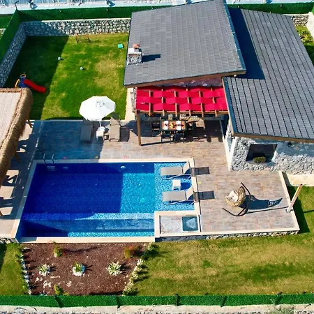 Vareste & Tas Mahal Villa *