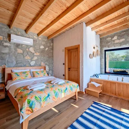 Villa Vareste & Tas Mahal Fethiye