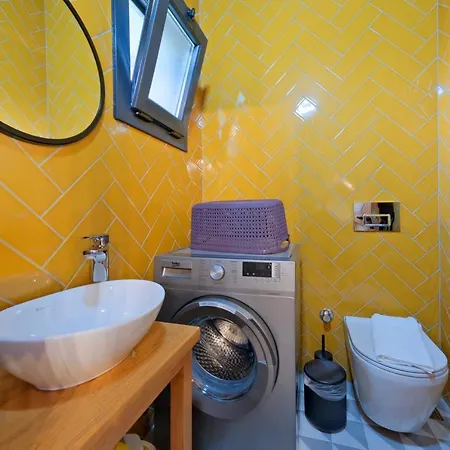 Vareste & Tas Mahal Willa