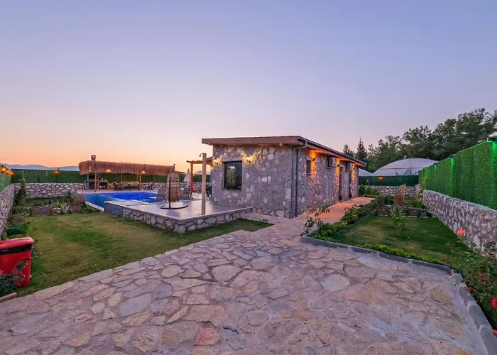 Vareste & Tas Mahal Vila *