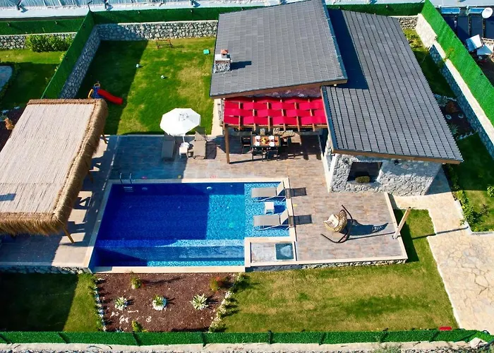 Vareste & Tas Mahal Vila *