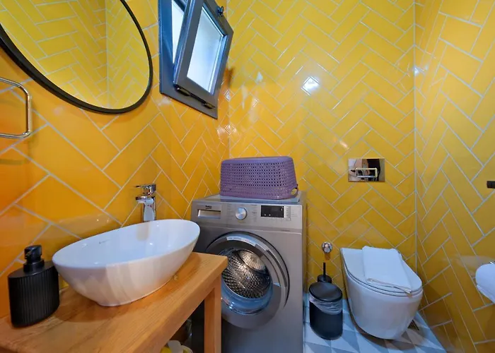 Vareste & Tas Mahal Vila